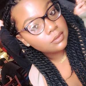 Meet your Posher, Andrea